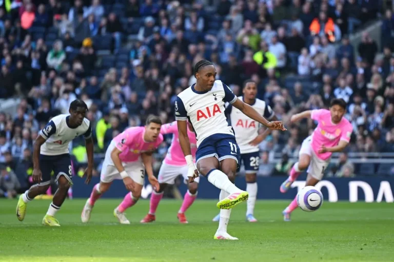 0_Tottenham-Hotspur-FC-v-Southampton-FC-Premier-League