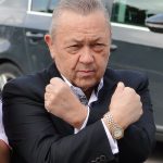 David_Sullivan_gives_Hammers_sign
