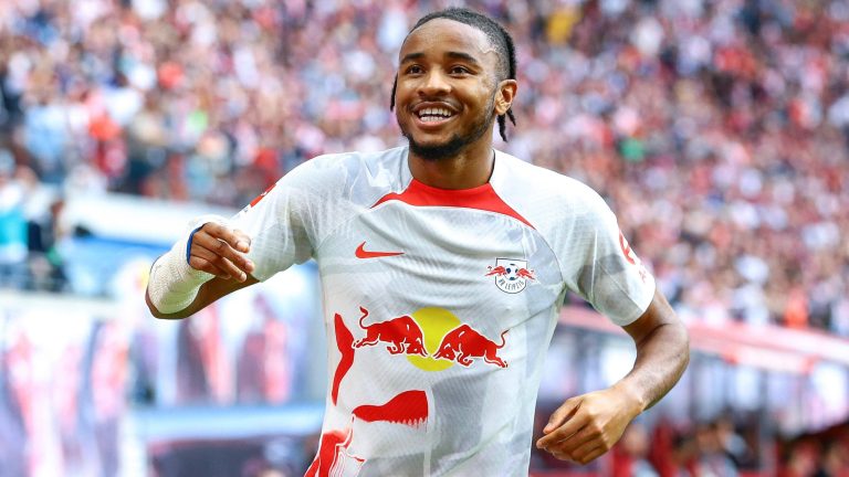 29.10.2022, xtgx, Fussball 1. Bundesliga, RB Leipzig - Bayer 04 Leverkusen emspor, v.l. Christopher Nkunku (Leipzig, 18)