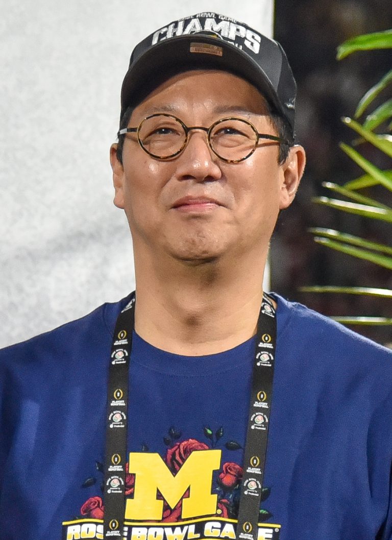 Santa_Ono_(53442967371)_(cropped)