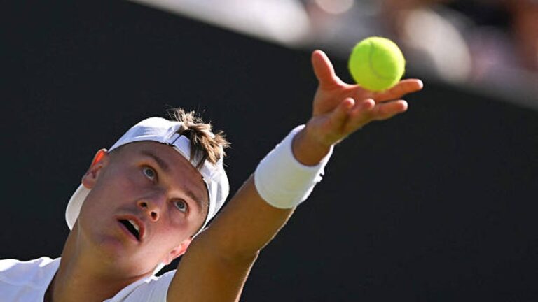 Rune-sobre-Agassi-Panichi